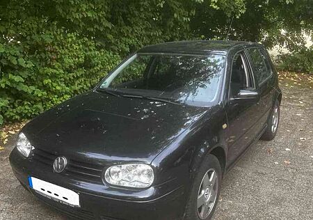 VW Golf Volkswagen 2.0 TÜV NEU