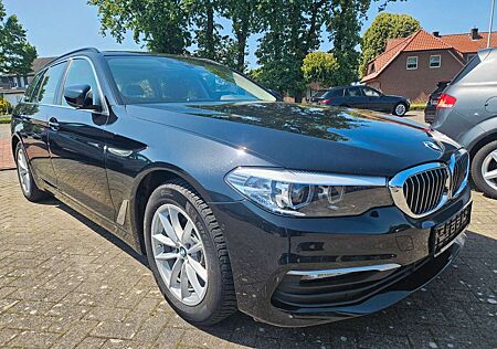 BMW 520 Touring d AHK NAV PANO LEDER LED