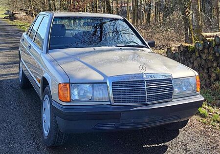 Mercedes-Benz 190 E