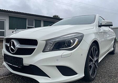 Mercedes-Benz CLA 180 URBAN/PANO/BI-XENON/KAMERA/SHZ/18"