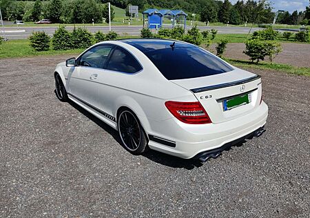 Mercedes-Benz C 63 AMG Coupe 560 PS Performance