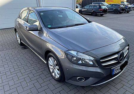 Mercedes-Benz A 180 (BlueEFFICIENCY)