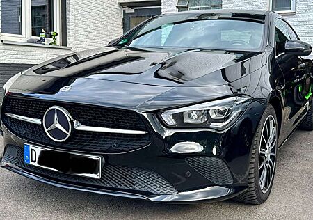 Mercedes-Benz CLA 200 DCT MBux Virtual LED TLeder RüK 18"AMG