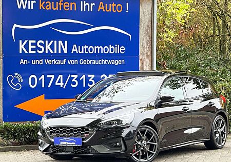 Ford Focus Lim. ST*RECARO*PANORAMA*LED*SHZ*