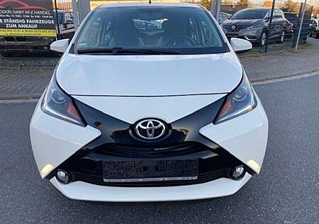 Toyota Aygo x-play touch