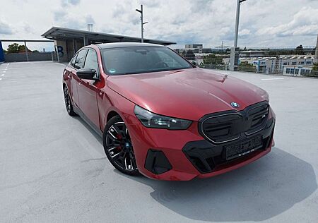 BMW i5 M60 xDrive B&W/adaptFahrw/360°/Pano/AHK/NP125