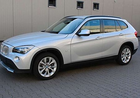 BMW X1 28 i xDrive Bi-Xenon Navi Leder Tempomat SHZ