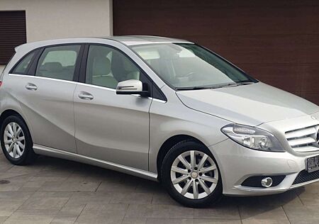 Mercedes-Benz B 180 BlueEFFICIENCY 7G-DCT SportsTourer Euro6