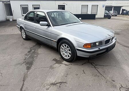 BMW 728i 728