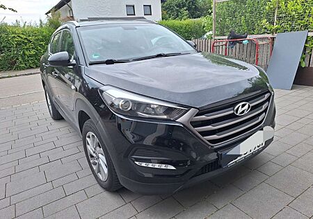 Hyundai Tucson blue Classic 2WD