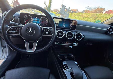 Mercedes-Benz A 200 (177.087)