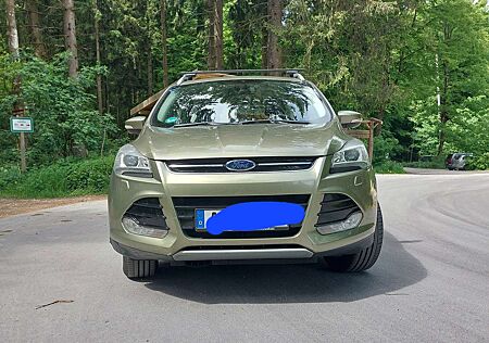 Ford Kuga 1.6 EcoBoost 2x4 Titanium