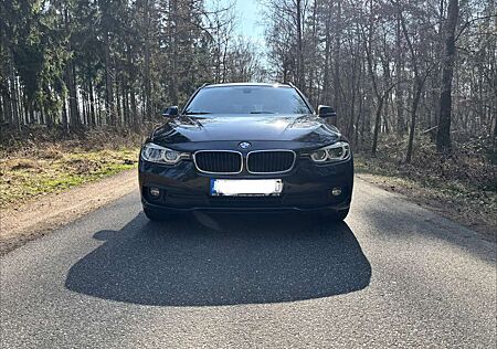 BMW 318 d Touring mit Panoramadach
