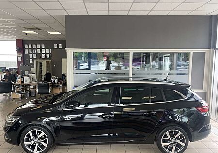 Renault Megane IV GT. Bose Autom LED RFK SHZ Navi Leder