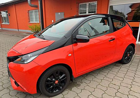 Toyota Aygo x-cite * Mit 1Jahr Garantie * Rückfahrkamara *