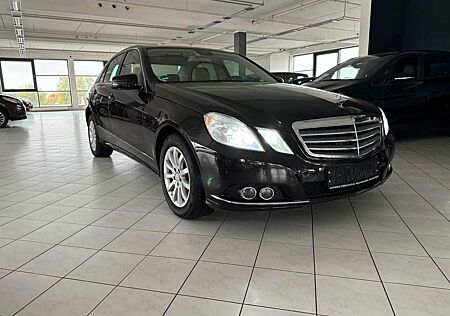 Mercedes-Benz E 350 BlueTec PDC. Schiebedach. Leder. Navi