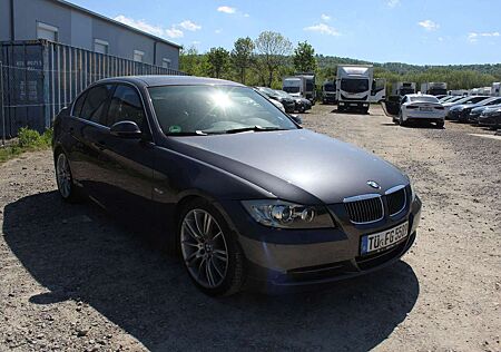 BMW 330 i Lim.*NAVI*LEDER*SCHIEBEDACH*17ZOLL*XEN*