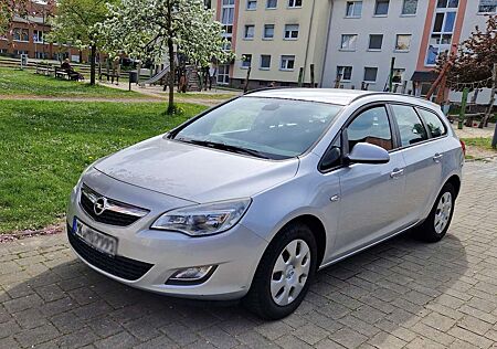 Opel Astra Sports Tourer 1.7 CDTI TÜV NEU