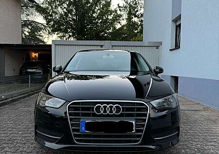 Audi A3 Sportback Diesel 2.0 TDI Sportback Attraction