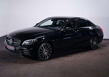 Mercedes-Benz C 300 de AMG Line AMG/ACC/AUT/LED/Luft/Navi/Pano