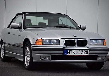 BMW 328 i Cabrio NEUWAGEN Original 5000 km!!!