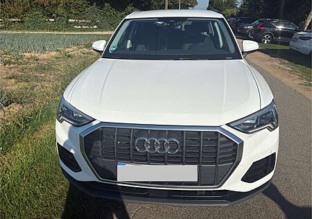 Audi Q3 35 TFSI S tronic, AHK,Navi