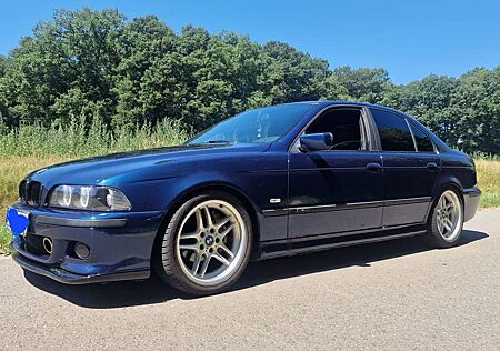 BMW 523i 523
