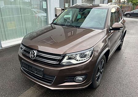 VW Tiguan Volkswagen R-Line 4Motion"DSG"Leder"Navi"Pano"Xenon"