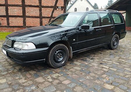 Volvo V70 2.4 mit 170PS TÜV 11 25 bedingt fahrbereit