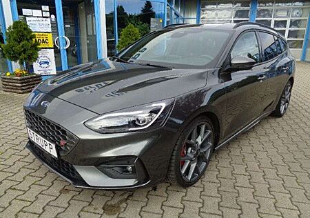 Ford Focus ST 2,0 LED/Performance Pak/Cam/Winter Pak.