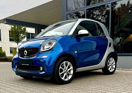 Smart ForTwo Passion*AUTOMAT*WENIG KM*PANO*SHZ*LED*TEL