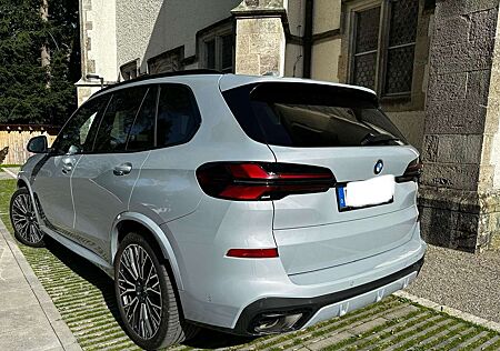 BMW X5 xDrive30d M SPORT 22 ZOLL GLASDACH AHK DIV. PAKETE