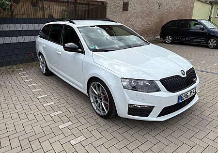 Skoda Octavia Combi 2.0 TSIRS 230