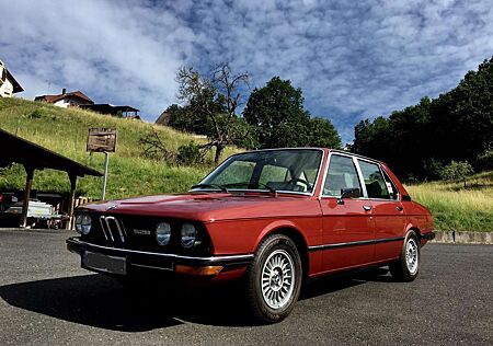 BMW 528 E12