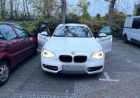 BMW 120d 120 Sport-Aut. Sport Line
