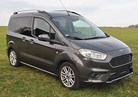 Ford Tourneo Courier Titanium * 39.900 Km *