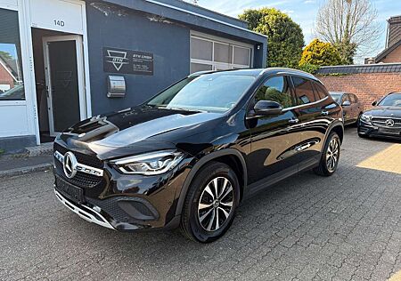 Mercedes-Benz GLA 200 d Style DCT Pano LED AHK