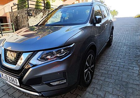 Nissan X-Trail 2.0 dCi 4x4i Tekna 7 Sitze Standheizung Panorama