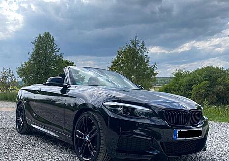 BMW 218i 218 Cabrio M Paket • 1. Hand • Automatik
