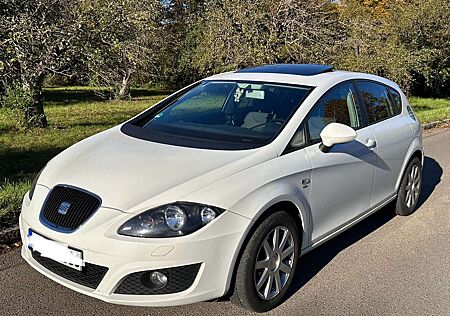 Seat Leon 2.0 TDI DPF DSG Style mit Sitzheizung, Schiebedach