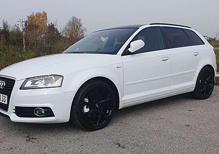 Audi A3 1,8L Turbo Quattro Sportback S-Line
