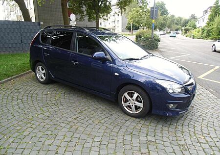 Hyundai i30 +1.6+Automatik+Comfort, 1.HAND, TÜV, SITZH.