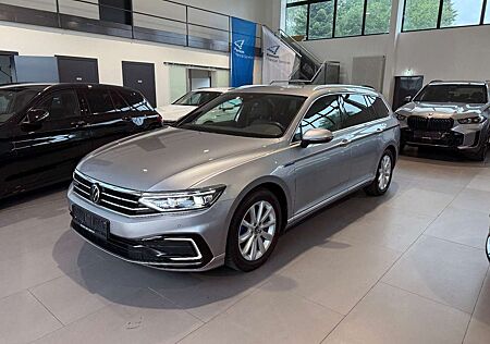 VW Passat Variant Volkswagen Passat GTE 1.4 TSI DSG AID/STHZ/MATRIX/KAM/AHK