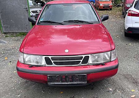 Saab 900 2.0i S