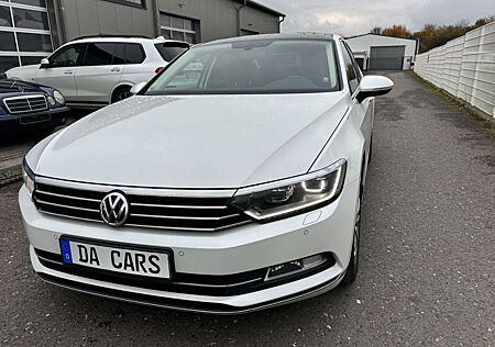 VW Passat Volkswagen 2.0 TDI Highline Navi+Camera/Panorama/ACC