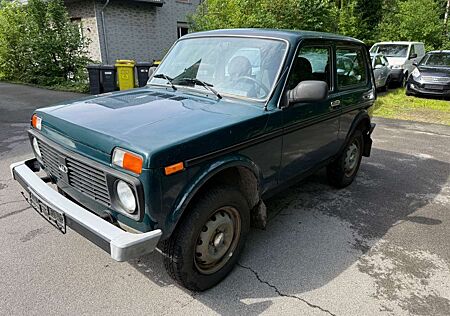 Lada Niva Only 4X4 ALLRAD, AHK,TÜV-01/2026