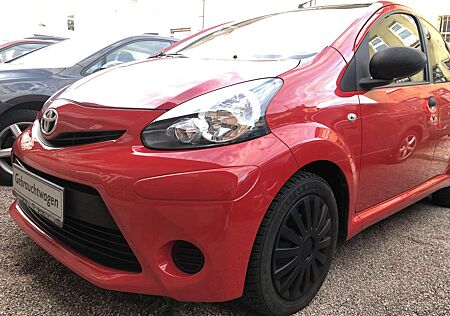 Toyota Aygo Connect // Tüv 8/2027 // sehr sparsam