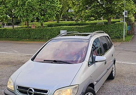 Opel Zafira 2.2 benzin