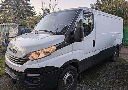 IVECO Daily L2H1 3,5t AHK AT8 KliAut DAB AndroidAuto