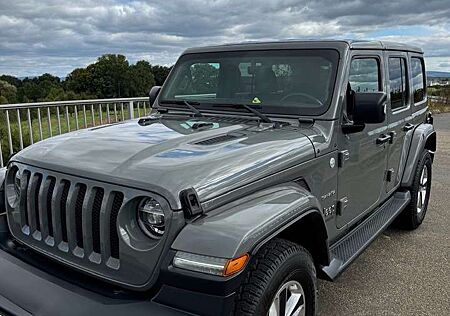 Jeep Wrangler Unlimited Sahara Hardtop & Softtop